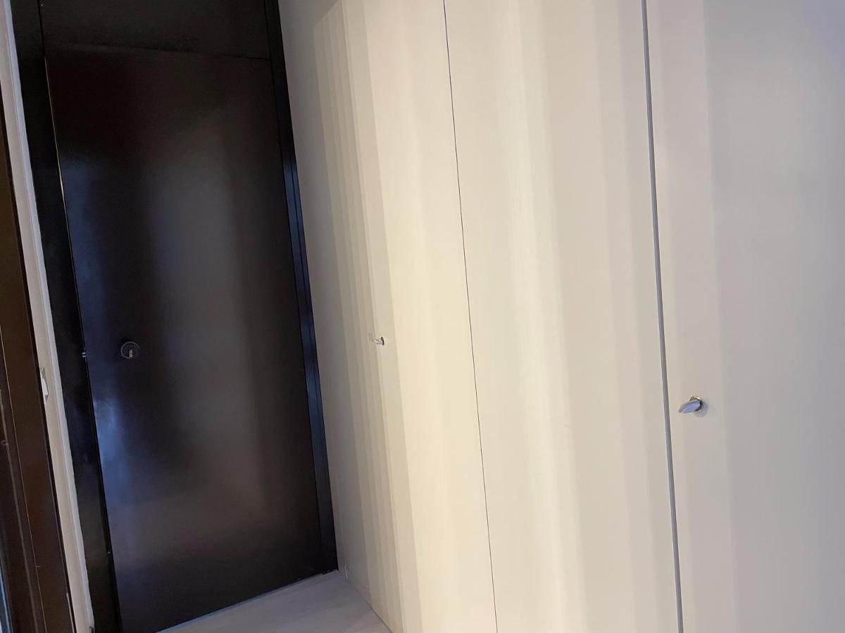 バジーリオ120 Mq Vicino A Banca Mediolanum E Ospedale Humanitasアパートメント エクステリア 写真
